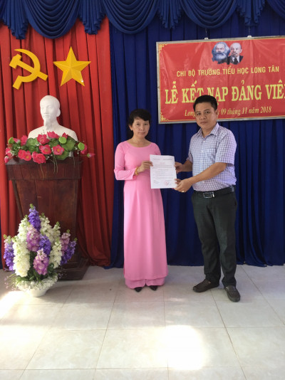 Lễ kết nạp Đảng viên mới "Nguyễn Thị Hồng Phước"
