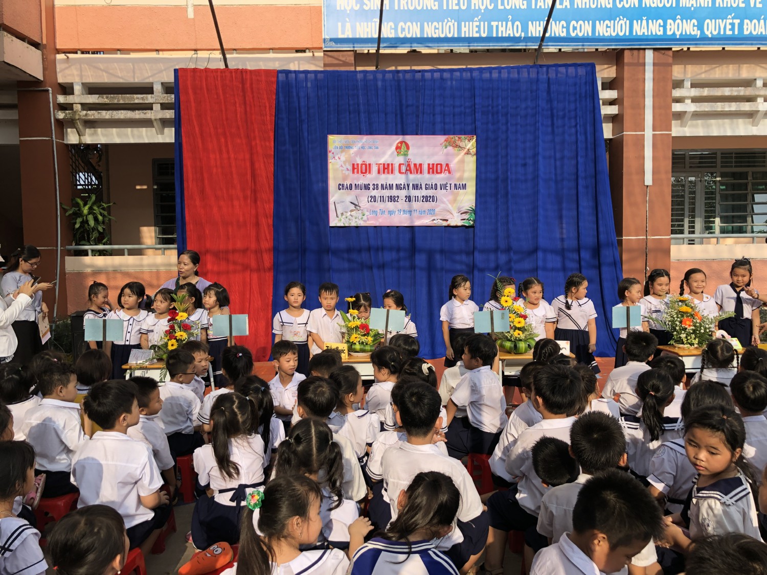 Hội thi cắm hoa chào mừng ngày Nhà giáo Việt Nam 20/11/2020